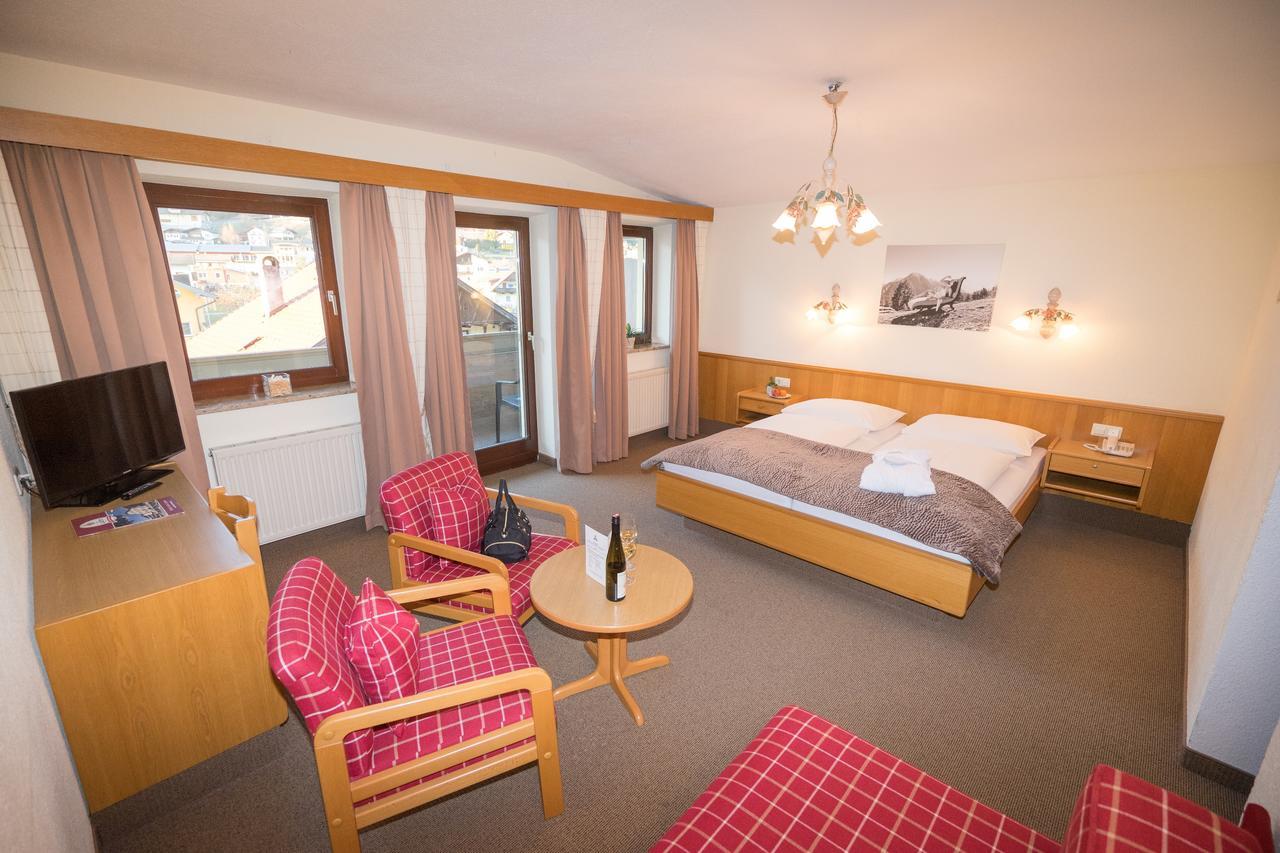 Hotel Zum Lamm Tarrenz Exterior photo